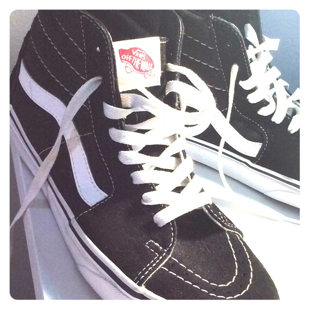 High top vans black and white